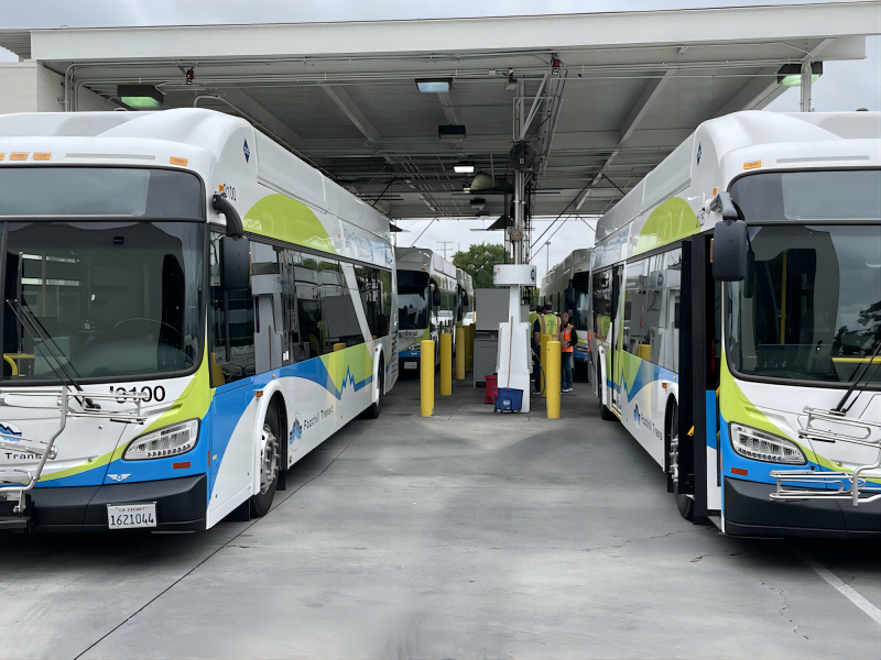 Bhain Foothill Transit leibhéal ard éifeachtúlachta athbhreoslaithe amach: 19.1 kg de hidrigin i 6.5 nóiméad